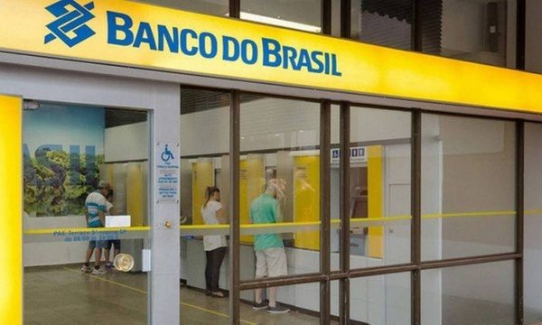 Left or right banco do brasil