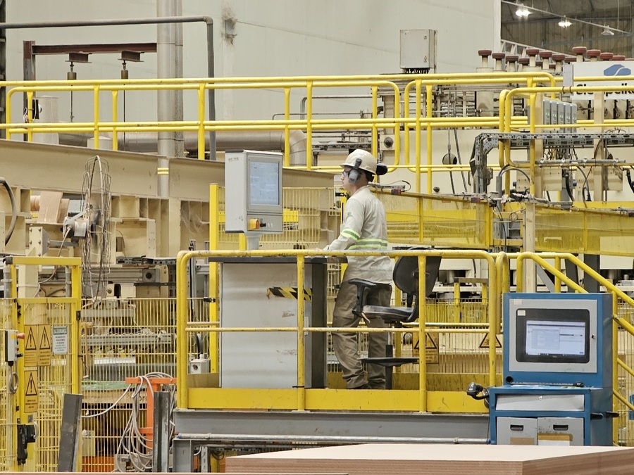 Center emprego industria mai