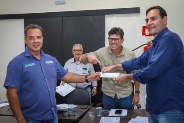 Left or right left or right foto edson ribeiro assomasul